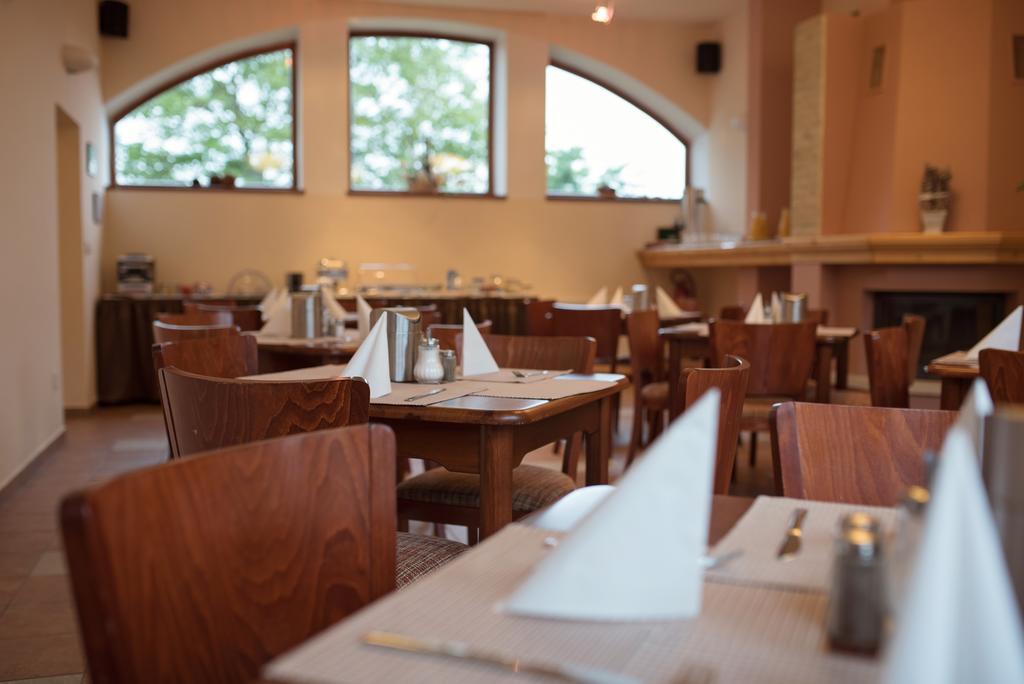 Penzion Nad Oborou Hradec Králové Kültér fotó