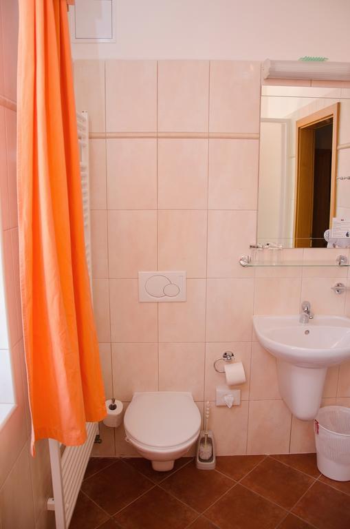 Penzion Nad Oborou Hradec Králové Kültér fotó
