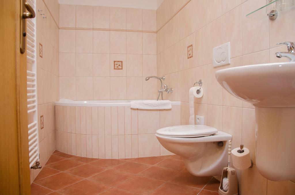 Penzion Nad Oborou Hradec Králové Kültér fotó