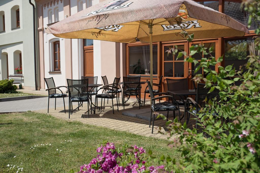 Penzion Nad Oborou Hradec Králové Kültér fotó